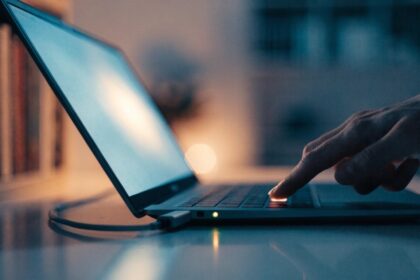 how do you turn on a asus laptop