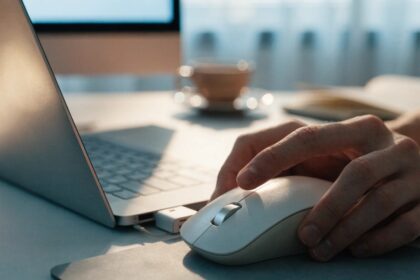 how to connect wireless mouse to laptop