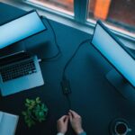 how to hook up a laptop to two monitors